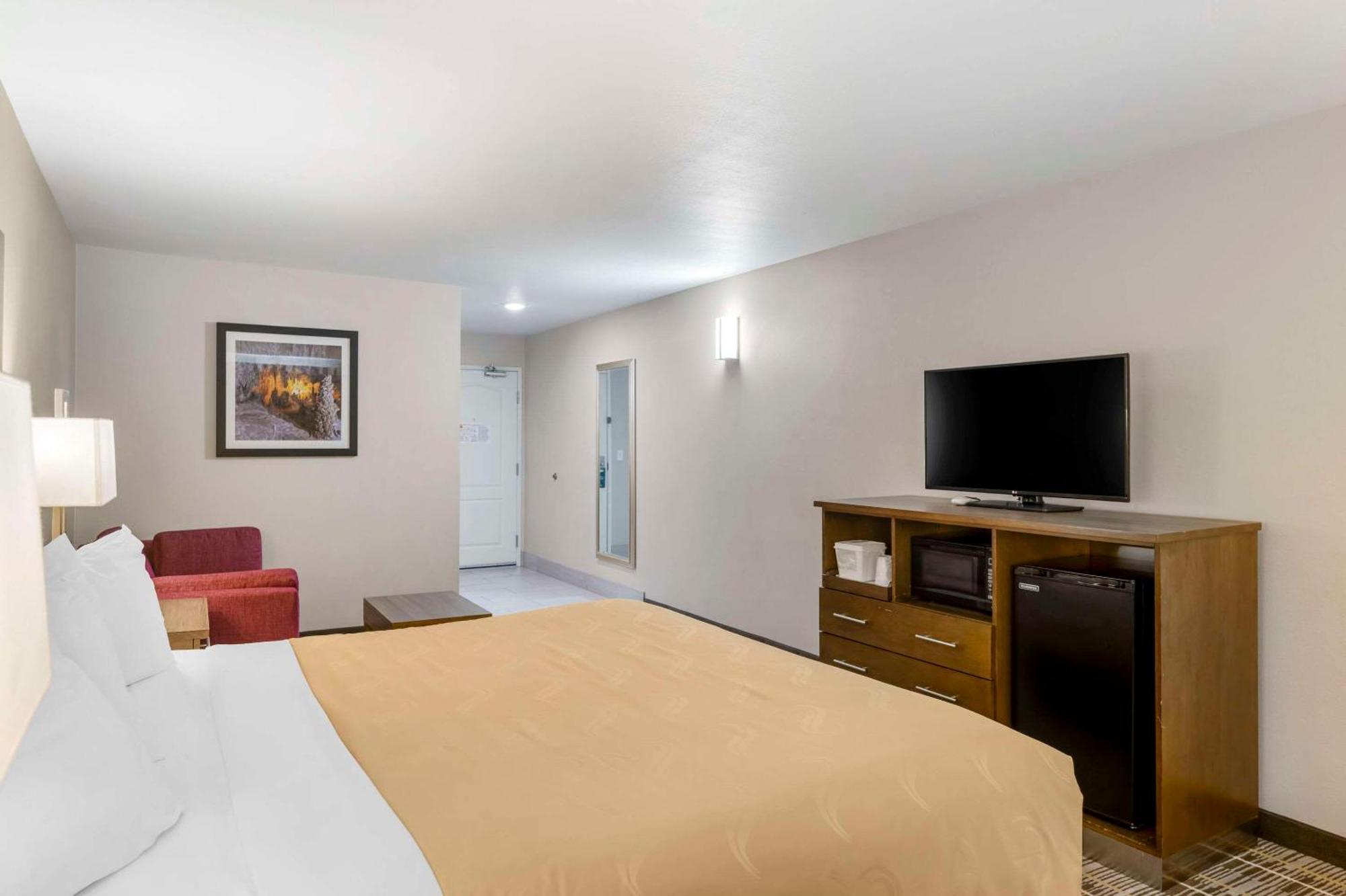 Quality Inn & Suites Carlsbad Caverns Area Экстерьер фото