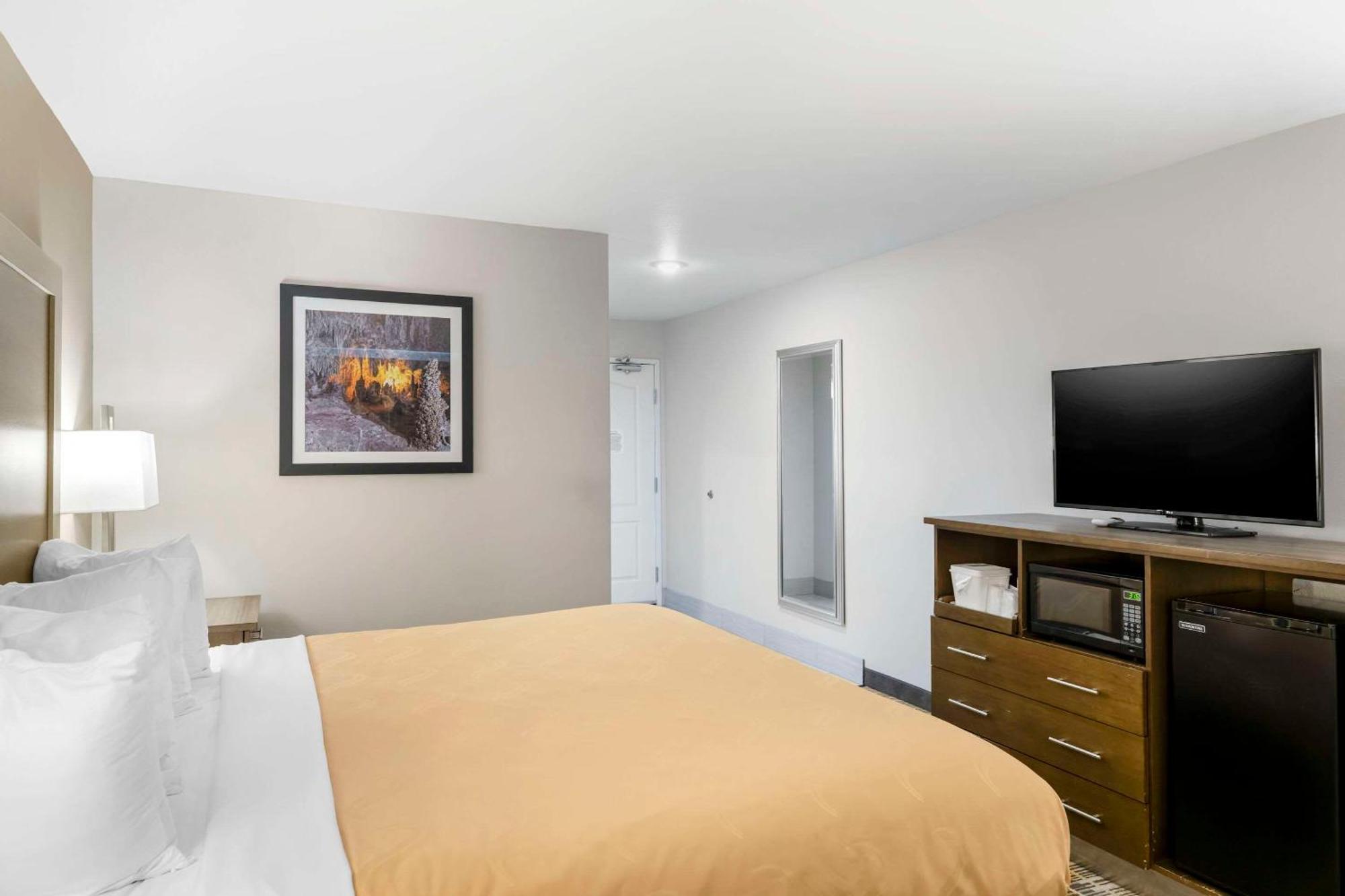 Quality Inn & Suites Carlsbad Caverns Area Экстерьер фото