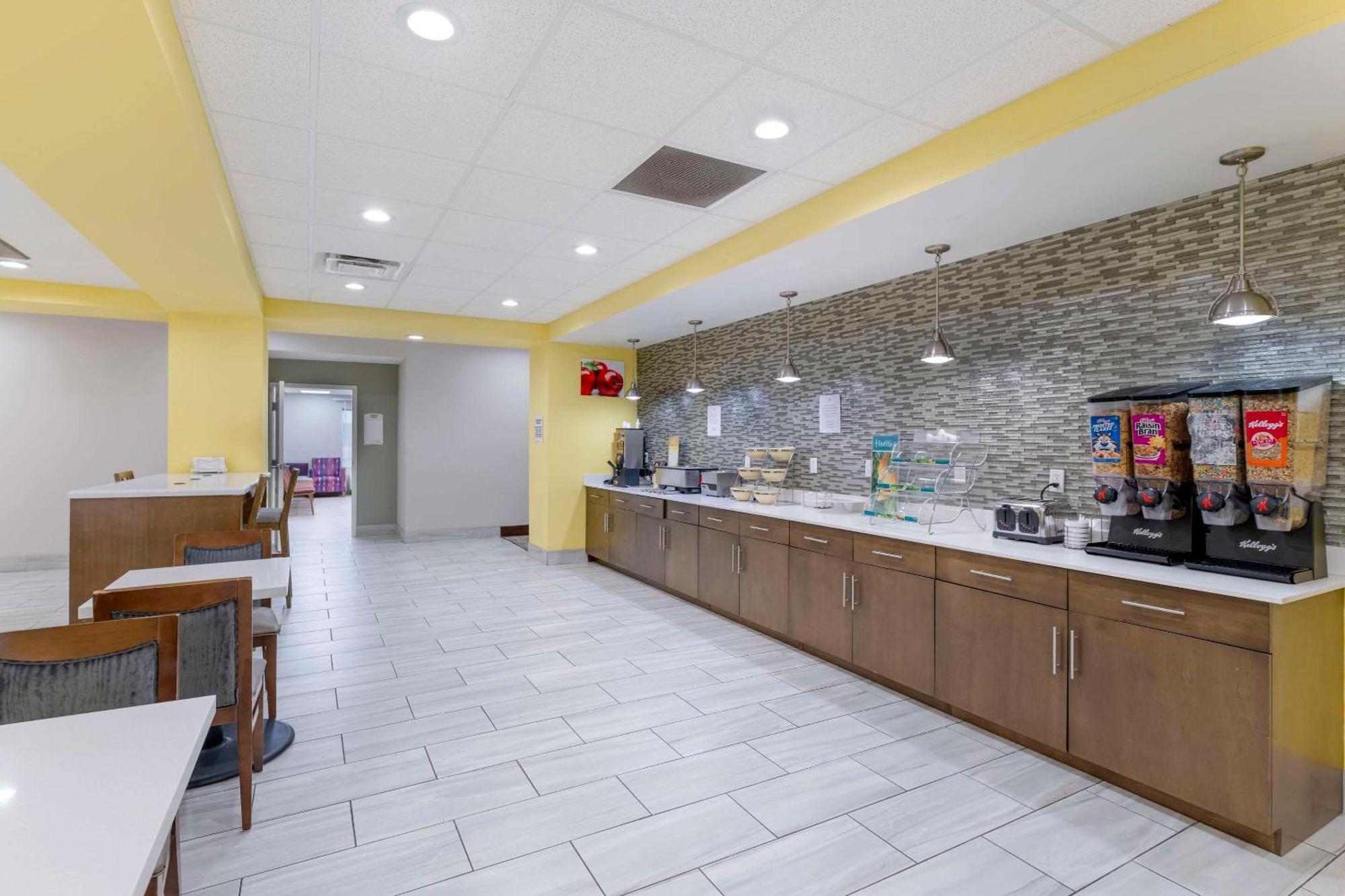 Quality Inn & Suites Carlsbad Caverns Area Экстерьер фото